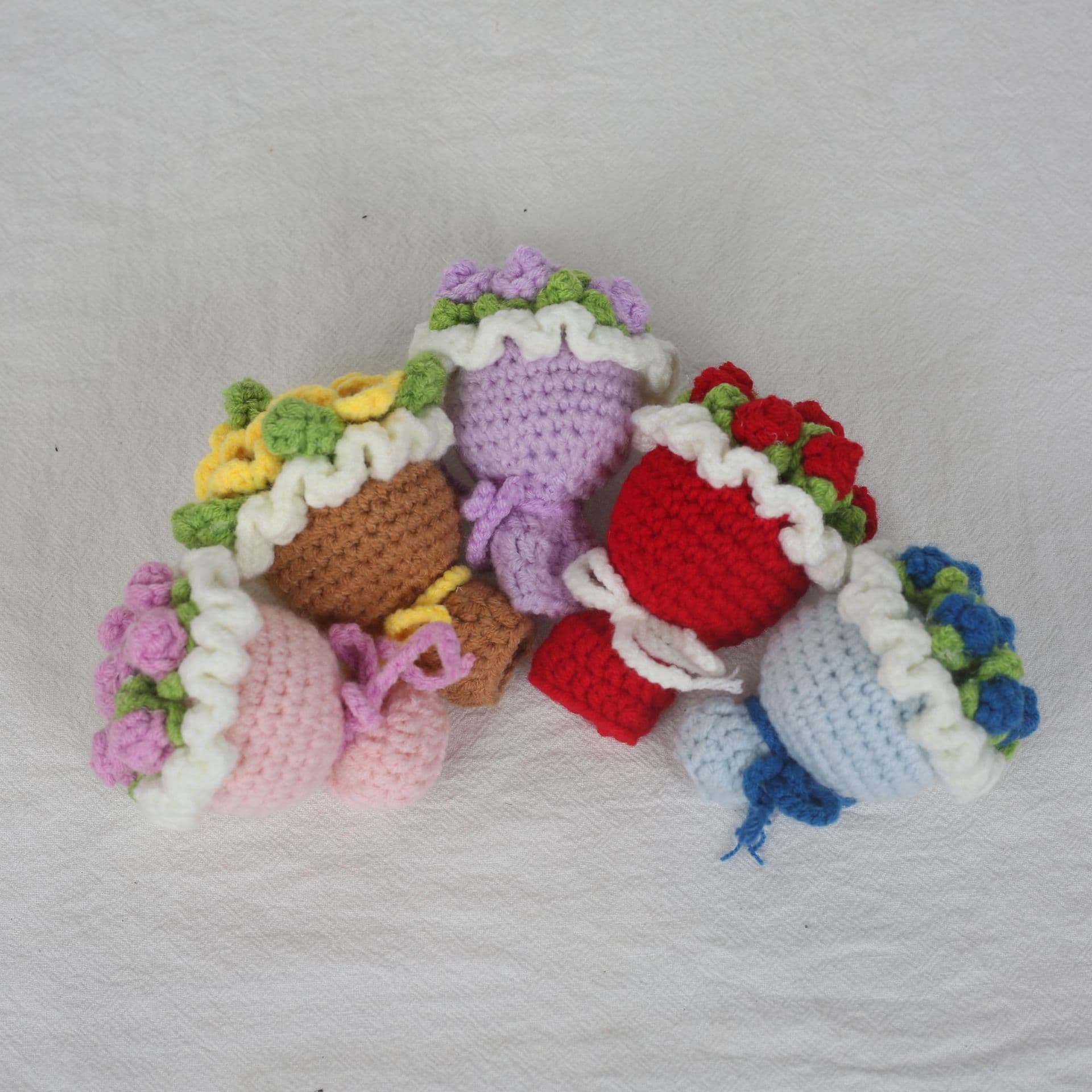 Popular Handmade New Crochet 8 Roses Small Bouquet Keychain Bag Charm Red Rose Sunflower