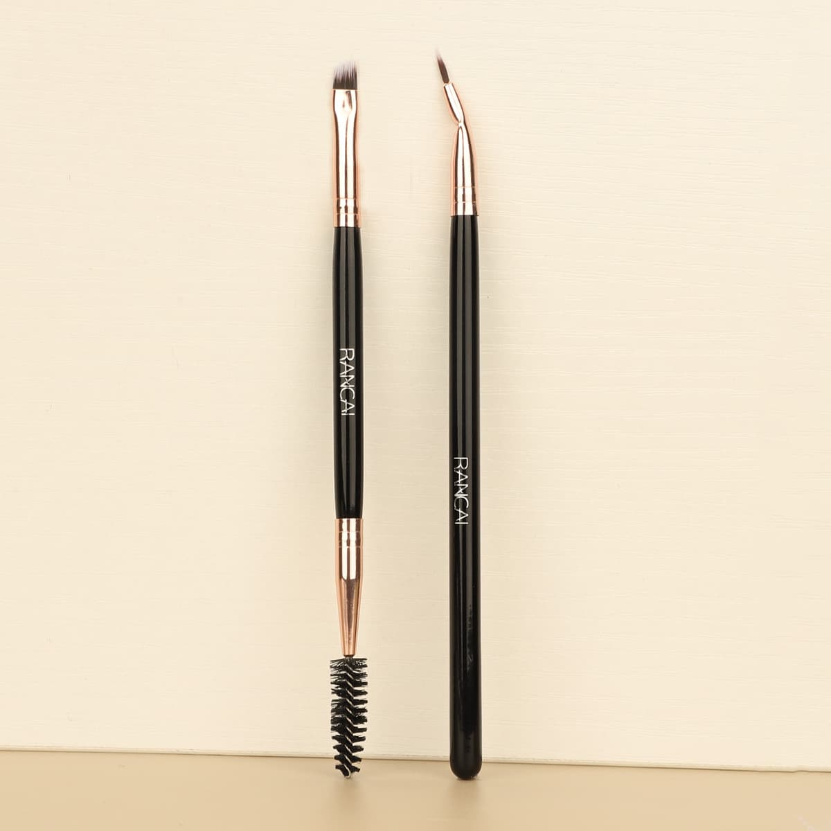 Source Factory Double-Ended Eyebrow Brush, Eyelash Brush, and Curved Eyeliner Brush, Eye Makeup Brush, Angled Eyebrow Brush, Wholesale in Stock