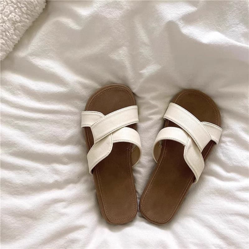 French Slippers for Women Summer Outdoor Fashion 2026 New Style Casual Versatile with Dresses Flat Beach Sandals Slippers