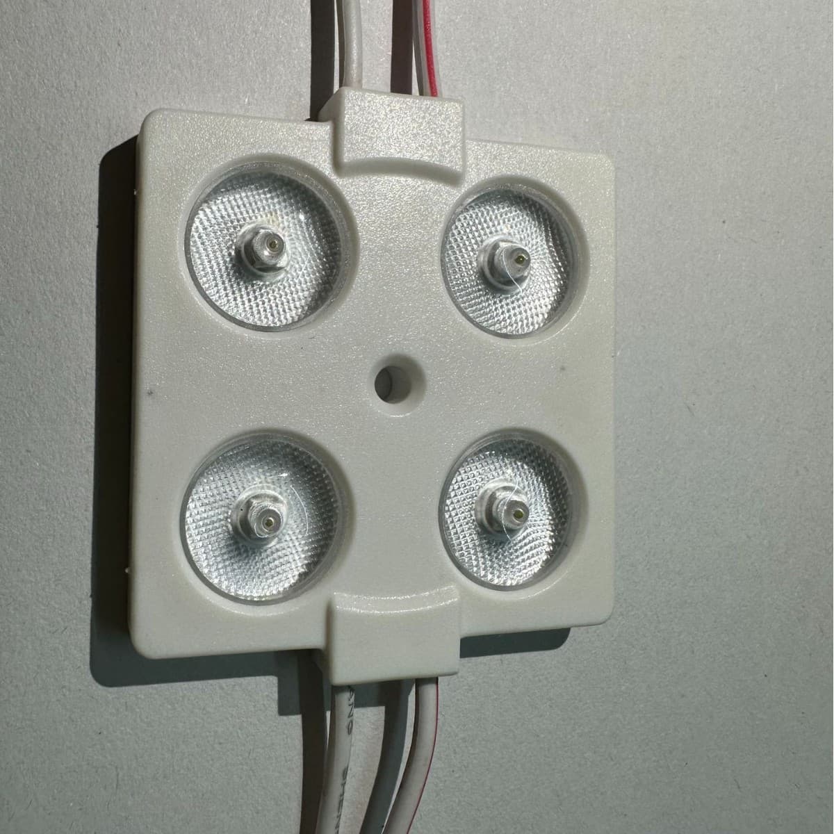 2835 LED 4-lamp square injection-molded module with 180-degree light emission angle, ultra-thin light box-specific LED light source