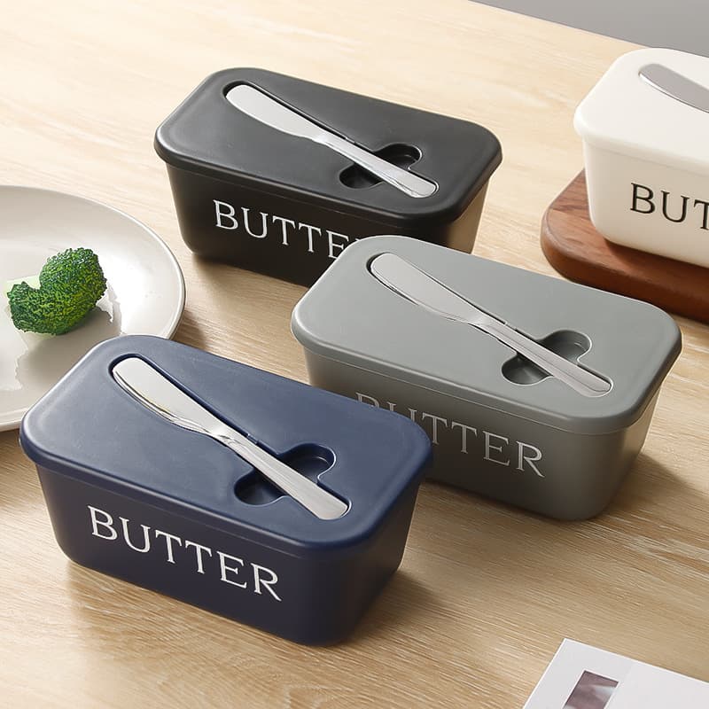 Amazon's large-capacity food-grade PP cheese box with knife for refrigerator storage of butter, cheese, and other cheeses.