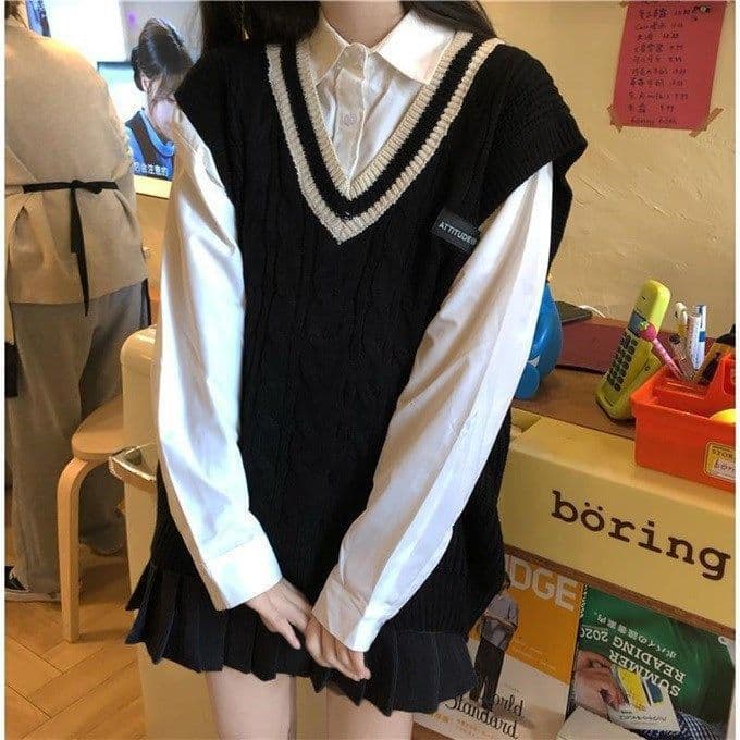 Sweater two-piece set school style outfit spring/autumn/winter outerwear loose student shirt with collar knit vest.