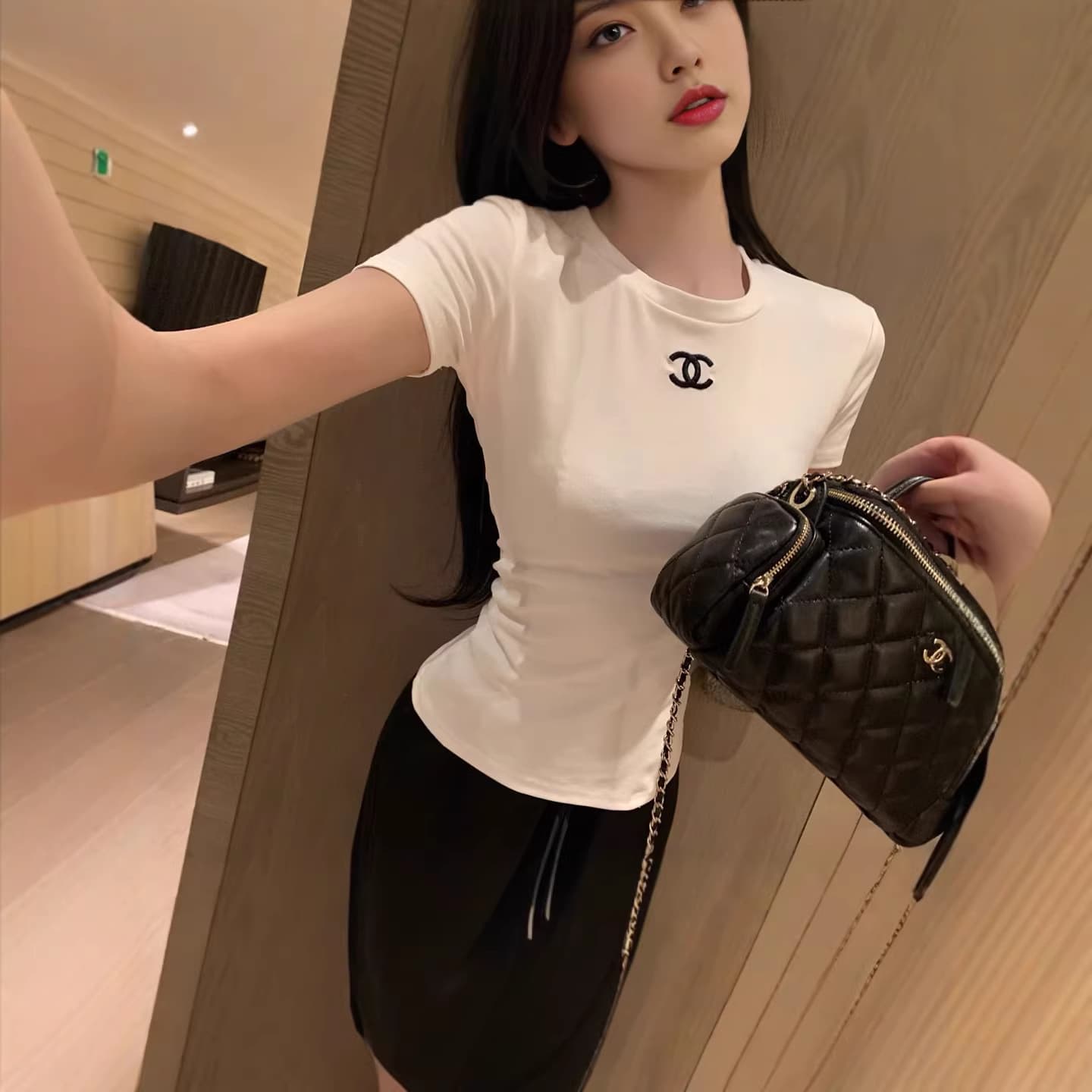 25SS Chanel-style Black and White Two-Color Versatile Slim Fit Minimalist Pure Cotton Ribbed Embroidered Top