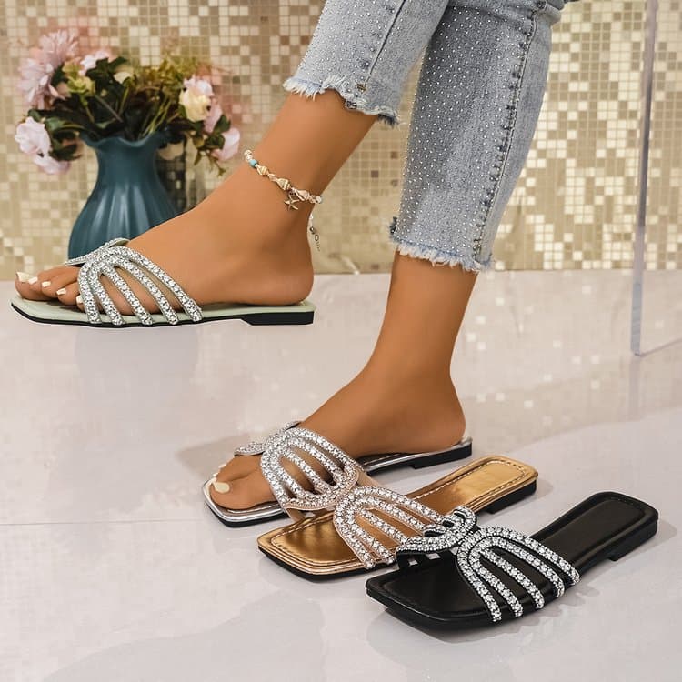 Women's Fashionable Flat Sandals 2024 New Style for Outdoor and Beach, Transparent Rhinestone Cross Strap Large Size Slippers