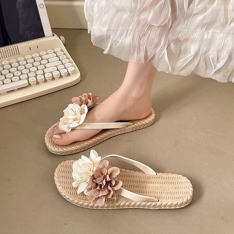 Floral Flip Flops for Women Summer 2026 New Style Fashionable Versatile Beach Sandals Sanya Vacation Slippers