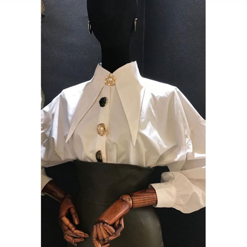 Dongdaemun Korea Fall 2026 New Fashionable Pearl Button Turn-down Collar Long-sleeve Blouse for Women