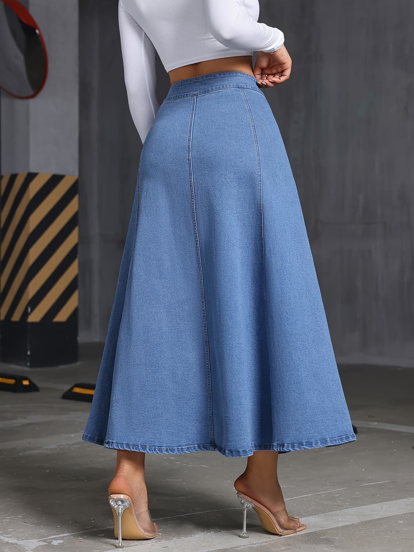 I 39735L Single Button Denim Skirt