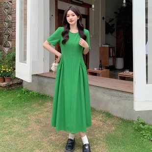 Plus Size Women's Green Dress for 130-300 lbs, Body Concealing and Slimming, Hong Kong Style Design with Pockets
