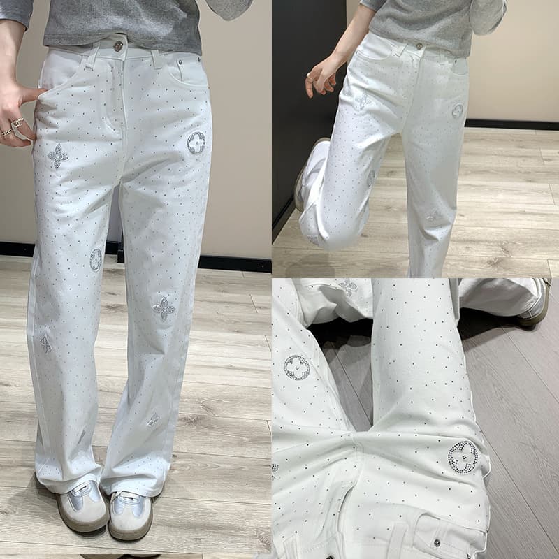 European Style 2026 Spring New Luxury Star-Studded Beaded Rhinestone Straight-Leg Jeans for Women, Slimming Long Pants with a Sense of Design