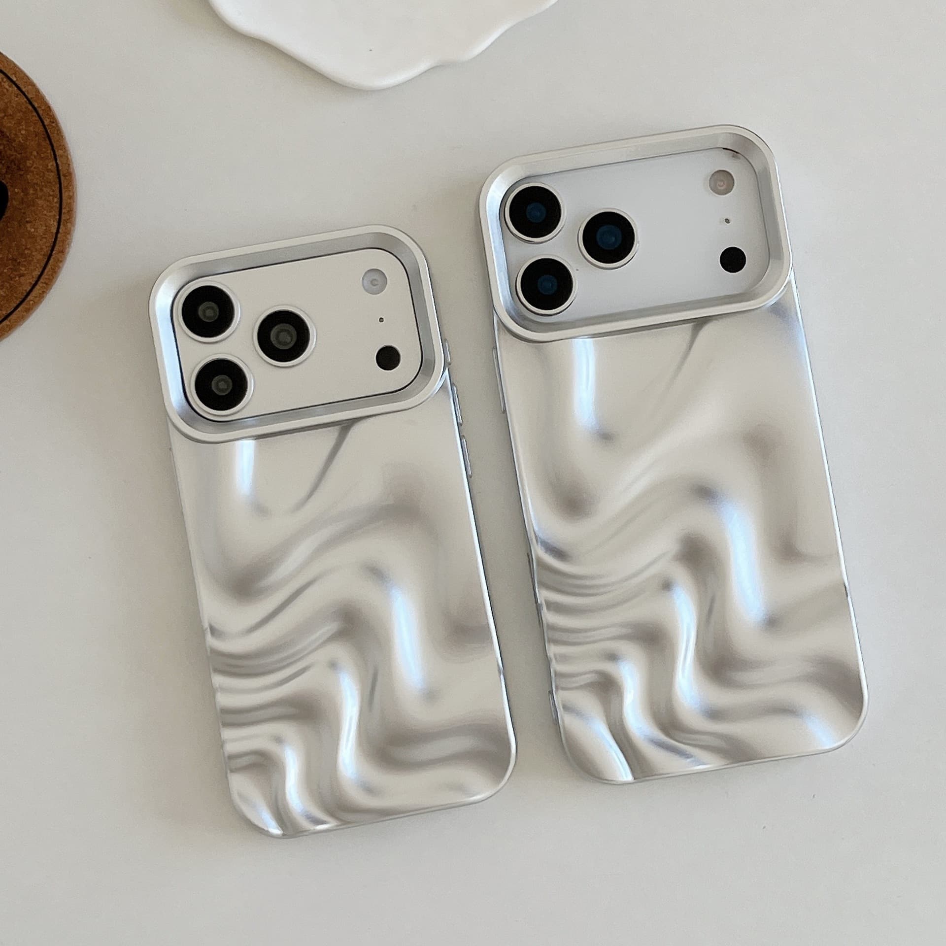 ins high-end matte silver water ripple suitable for Apple 17pro mobile phone case 16pm wrinkled frosted 14 protective cover