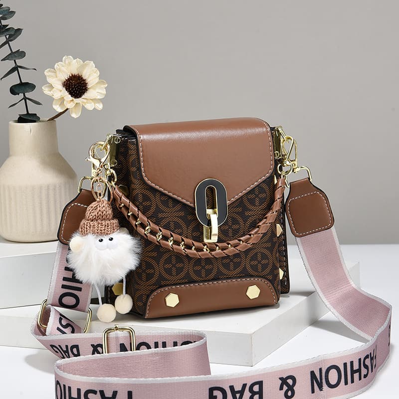 2025 Women's Handbag Fashion Trend Shoulder Bag Minimalist New Bag Versatile Crossbody Bag Korean Version Personalized