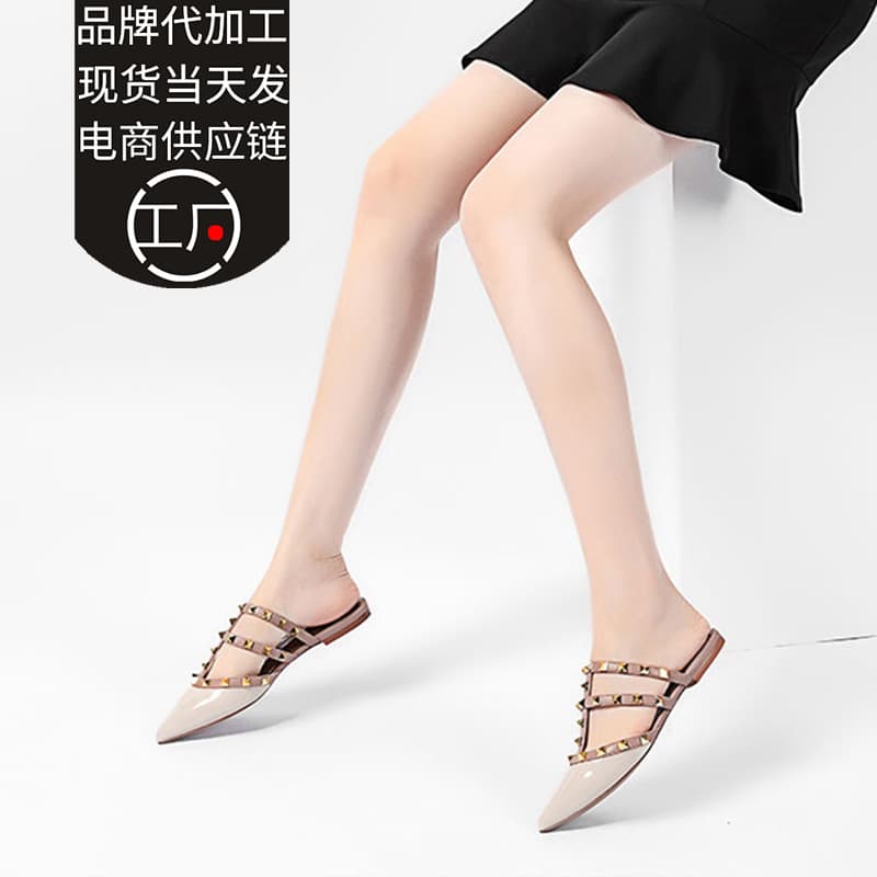 Women's Open-Toe Mule Sandals 2024 Spring/Summer Fashion Rivet Flat Pointed Toe Soft Sole Trendy Half-Slip-On Shoes