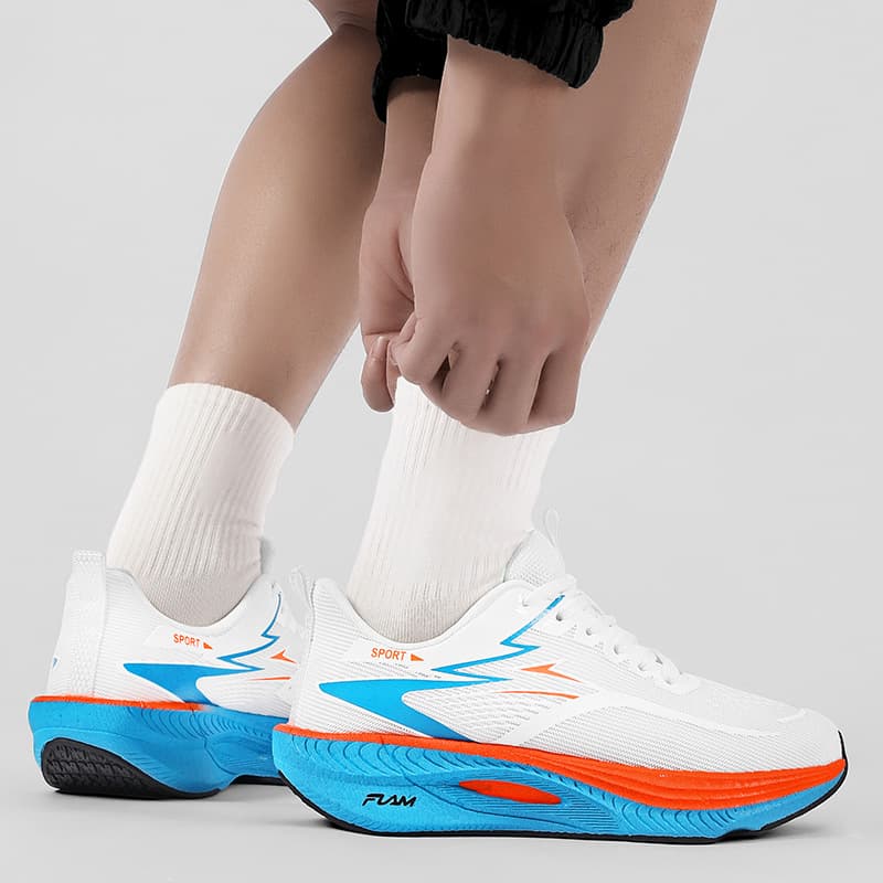 Cushioned Carbon Plate Running Shoes for Men and Women, Ultra-Light Responsive Couple Sneakers, Youth Running Shoes, Physical Test Shoes, Student Shoes in Stock