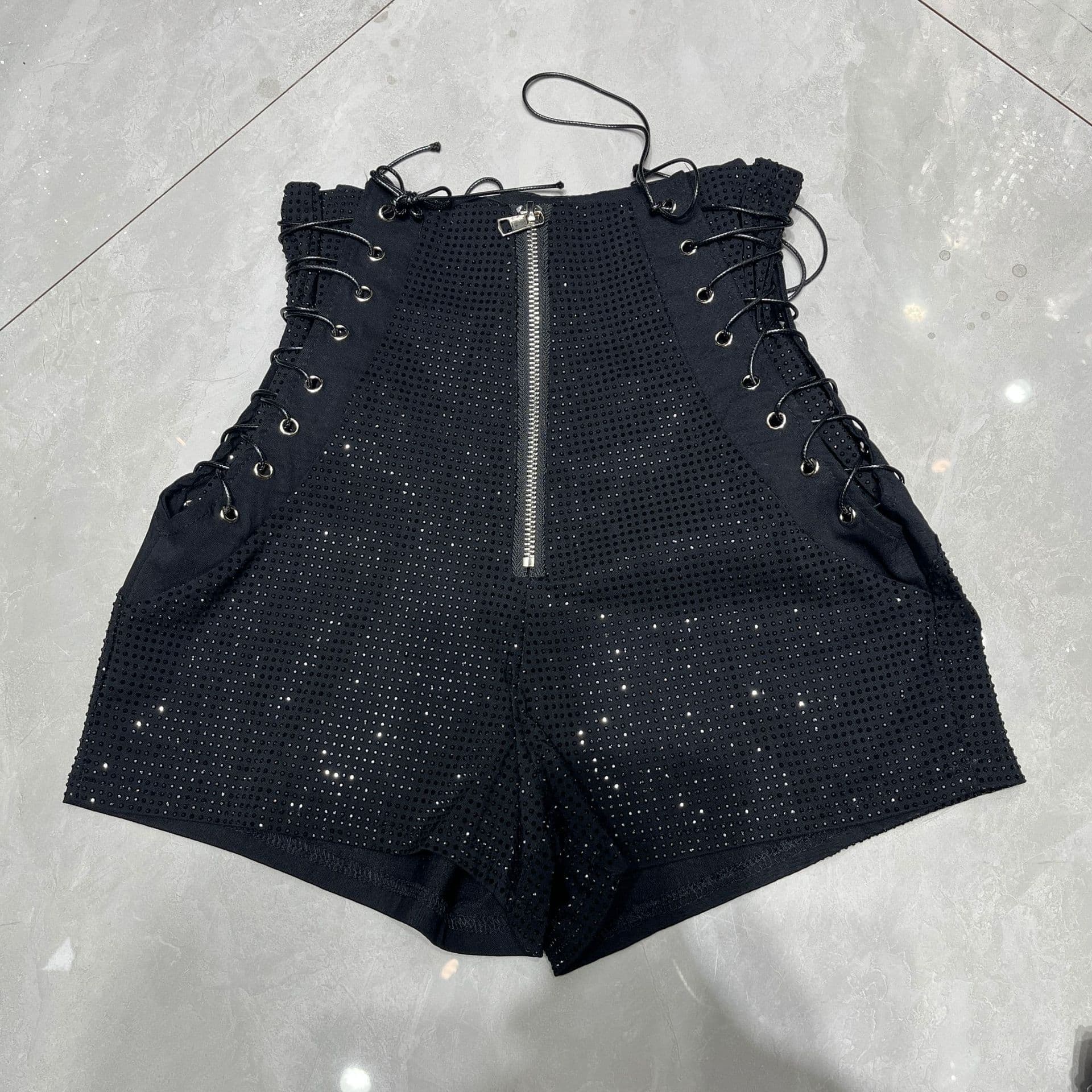 2026 hot girl design heavy-waisted high-waist shorts women's lace-up zipper design tight-fitting nightclub hot pants