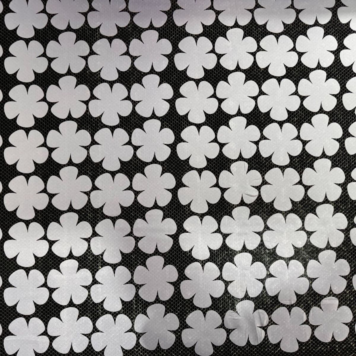 Manufacturer undertakes various fabric laser cutting and floral processing, free sampling upon provided sample, laser cutting processing for pieces and floral designs