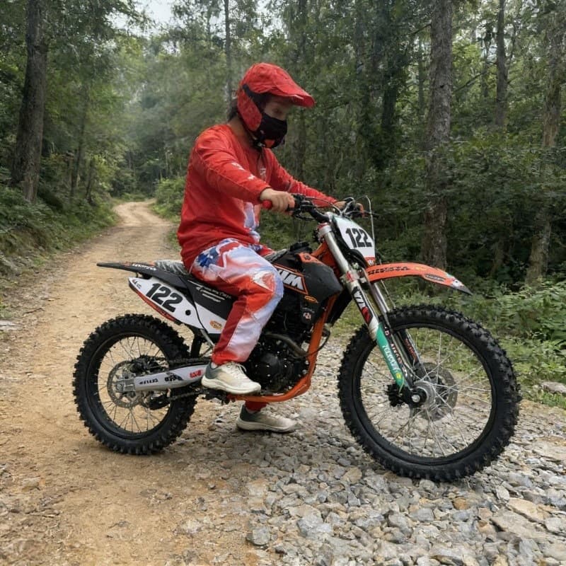 Big Off-Road 300CC Two-Wheel Dirt Bike Fuel All-Terrain Mountain Off-Road Motorcycle Professional Racing Motorcycle