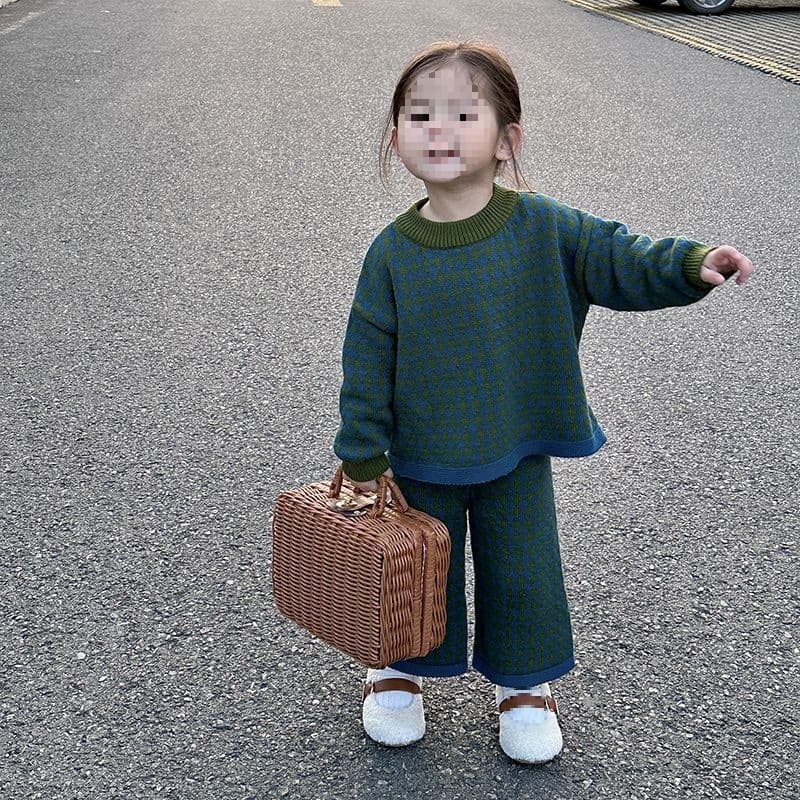Children's Clothing 2025 New Autumn and Winter Style Blue and Green Plaid Knitted Set for Girls, Thick Pullover Sweater and Wide-Leg Pants