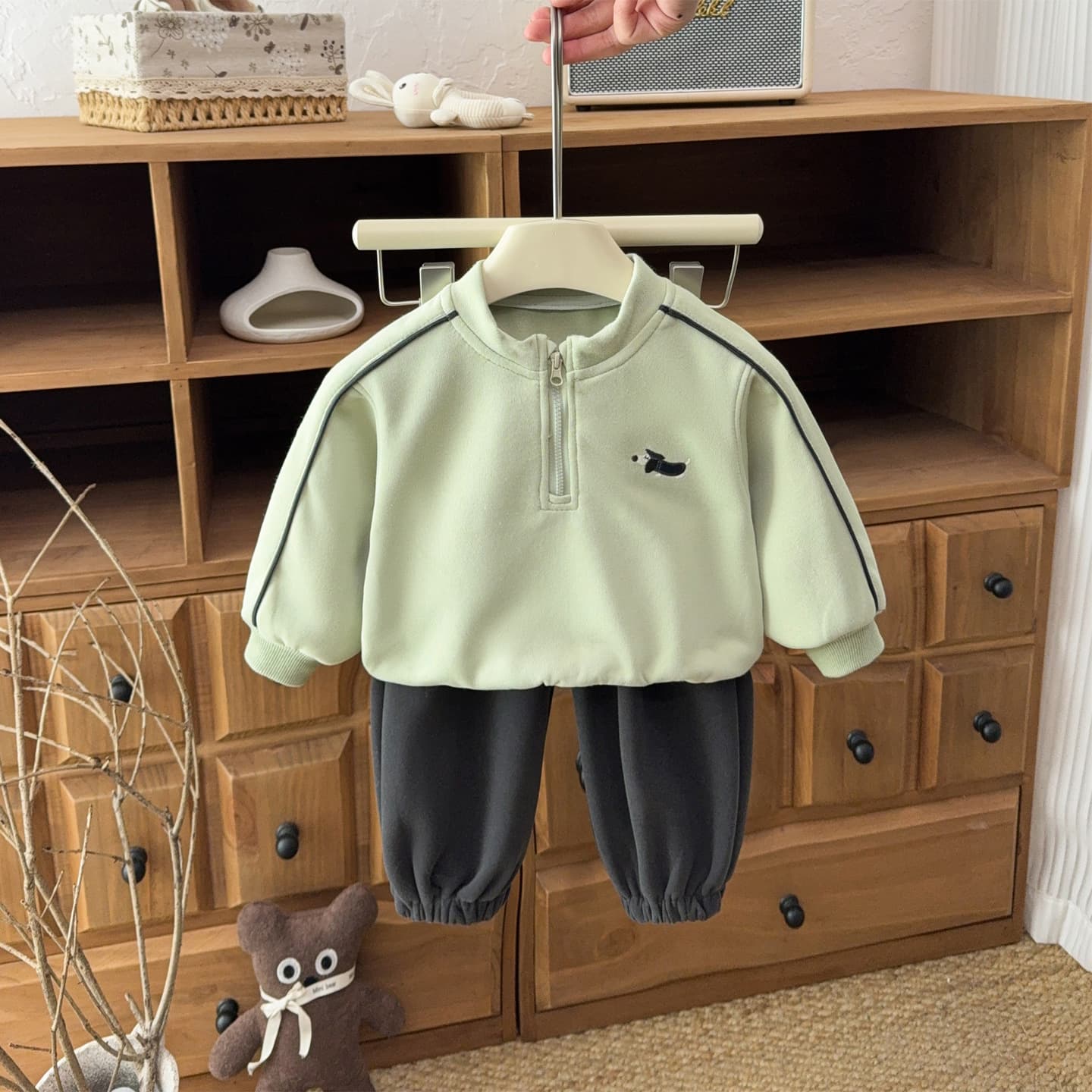 Baby Boy Spring and Autumn Sweatshirt Sports Set, Stylish Infant and Toddler Clothes, Korean Style Two-Piece Set for Toddlers, Trendy