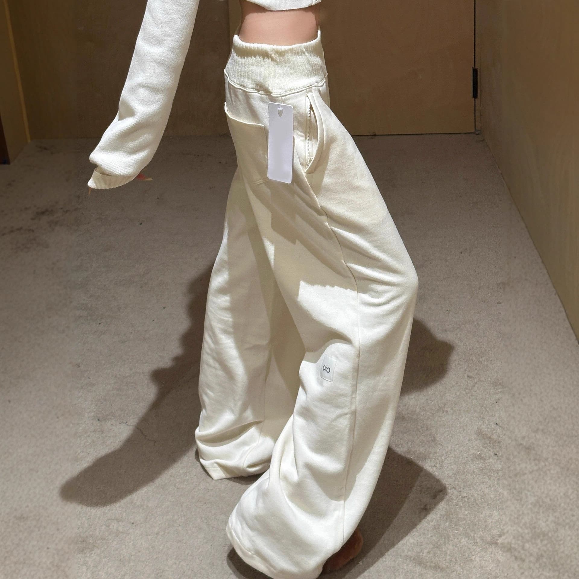 American Casual Loose Sweatpants for Women Fall/Winter New High-Waist Korean Relaxed Fit Wide-Leg Trousers with Draping Effect