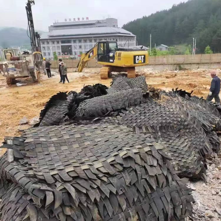 Rubber Tire Woven Blasting Mat, Open-Air Protection Safety Blanket Blasting Skin, 1.8*1.8 Anti-Flying Stone Blasting Curtain