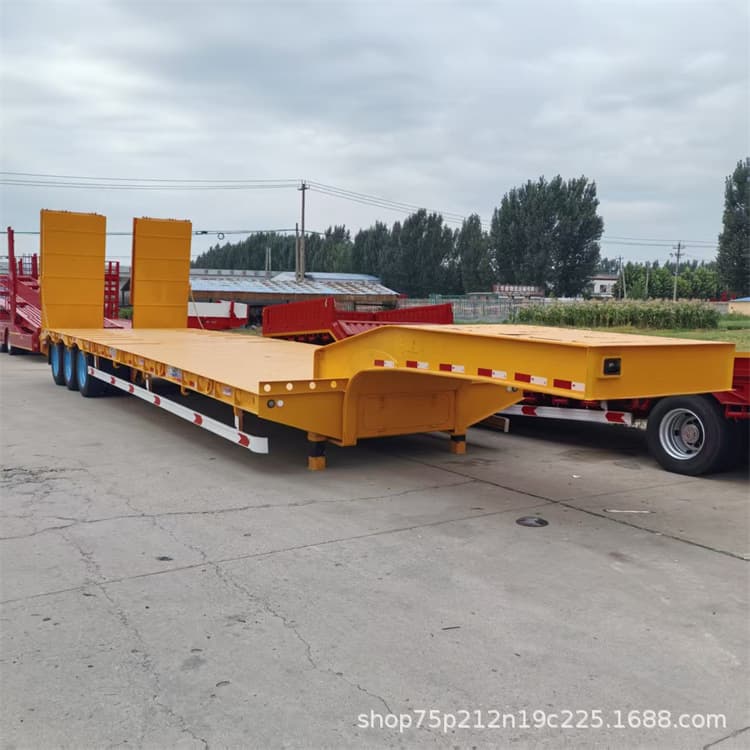 Export-type 13-meter heavy-duty flatbed semi-trailer, low-bed semi-trailer with hydraulic ladder