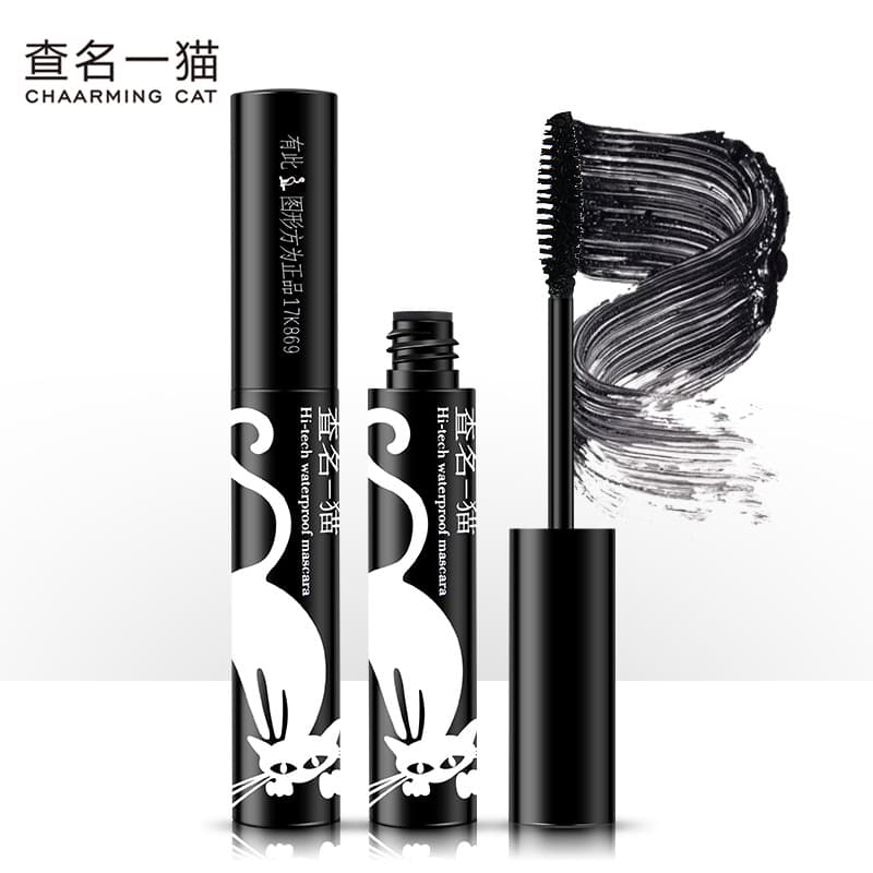 The mascara is long and naturally curled and is not easy to smudge. Check the name of the mascara. A cat makeup artist and makeup beginner student.