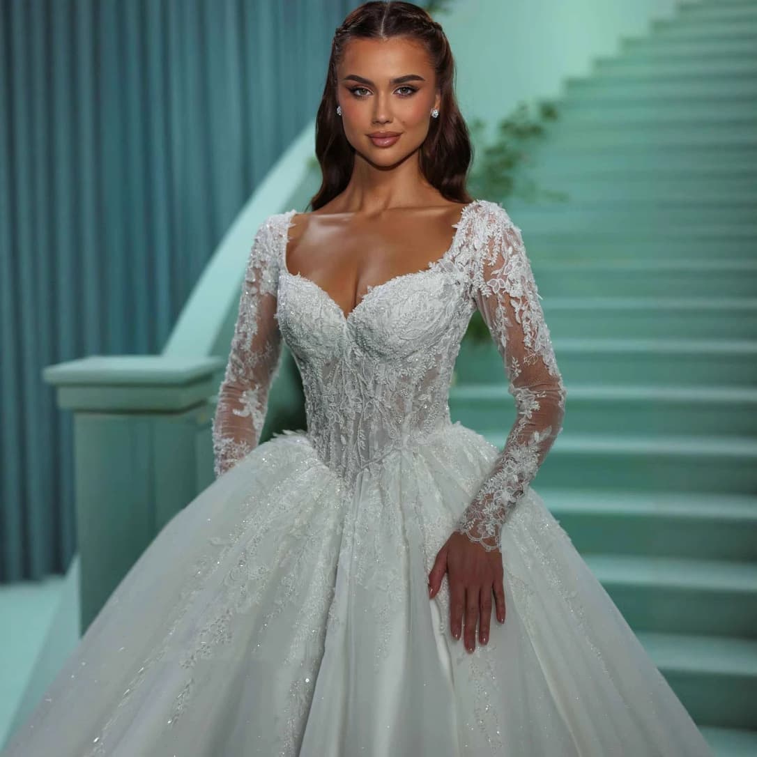 Long-sleeved lace main wedding dress, spring and autumn style bride, Korean simple going out, light gauze high-end welcome dress with large tail