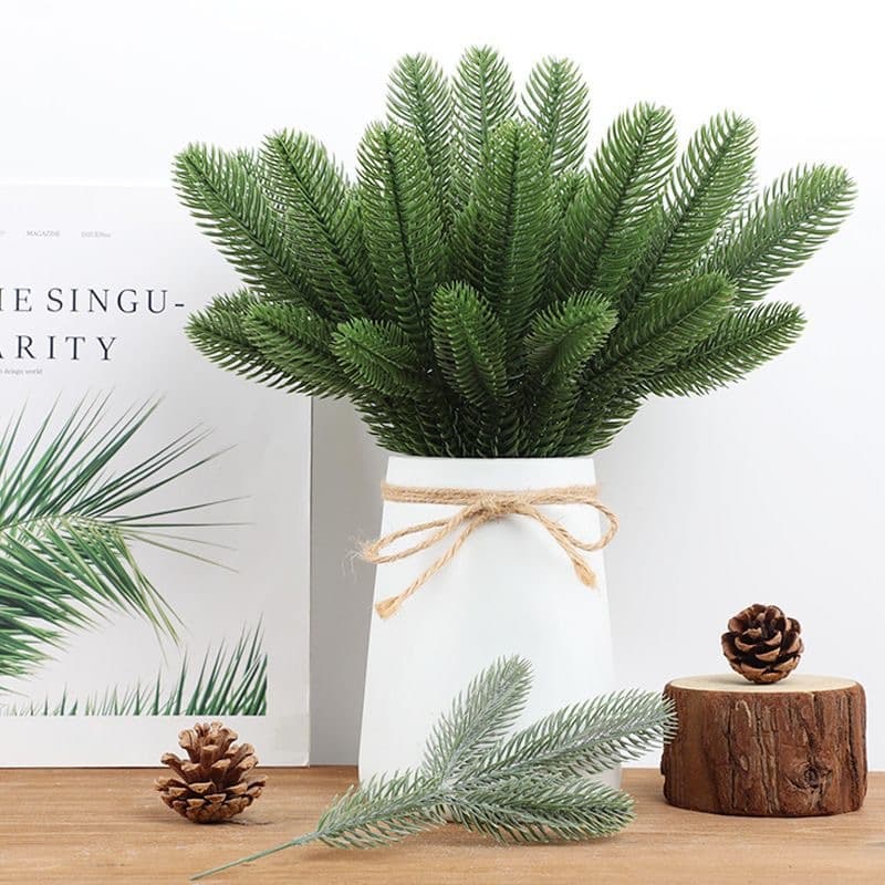 Plastic pine branch artificial plant, trident pine needle decorative accessories, DIY craft materials, home decoration, factory direct sales.