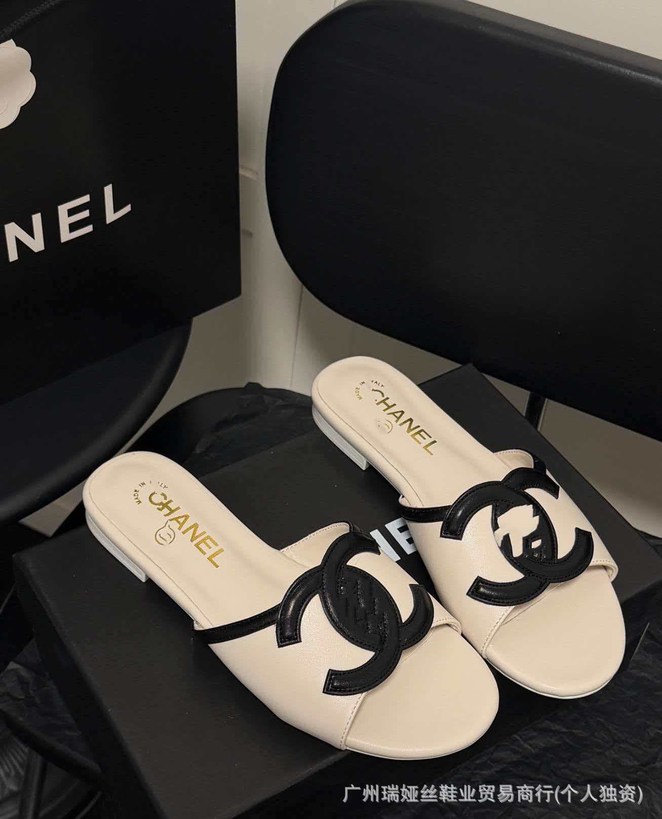 High-End Little Fragrance Style Slippers for Women, Summer New Arrival, Genuine Leather Hollow Flat One-Strap Casual Sandals Wholesale