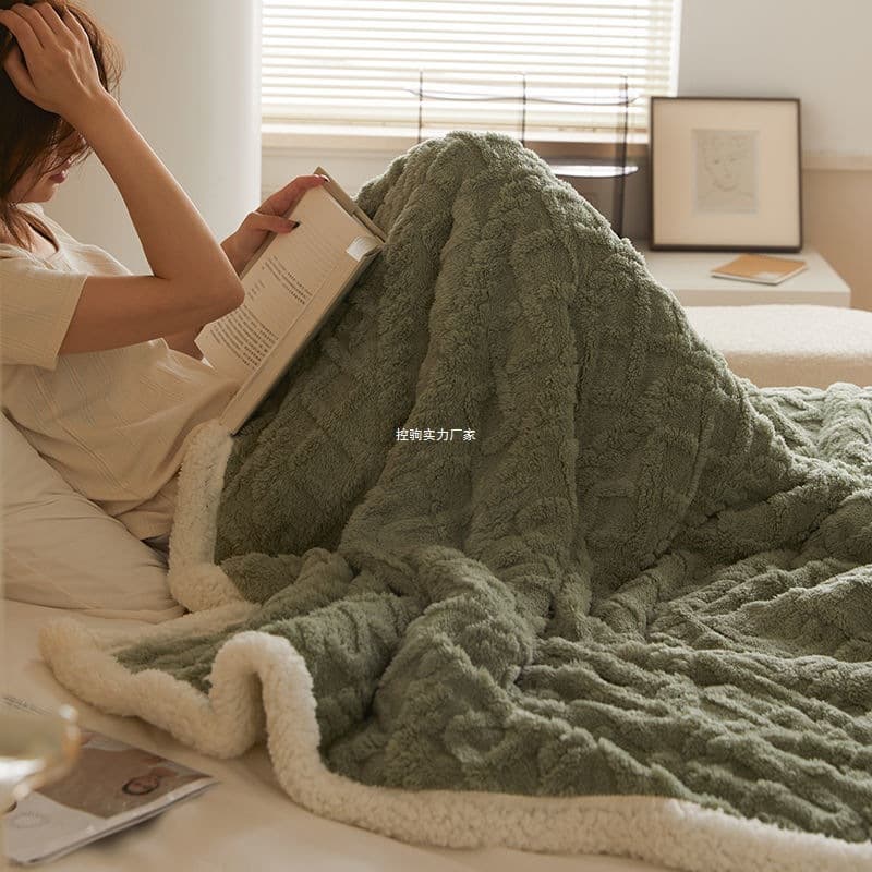 Lamb fleece blanket, thickened for winter, nap and office shawl, air conditioning plush small blanket, coral fleece sofa cover