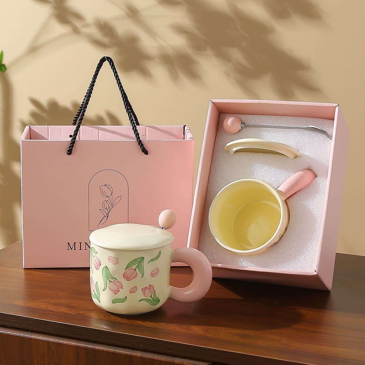 Graduation Season Gift for Teacher: Tulip High-Gloss Ceramic Mug, Creative Premium Gift Box Set