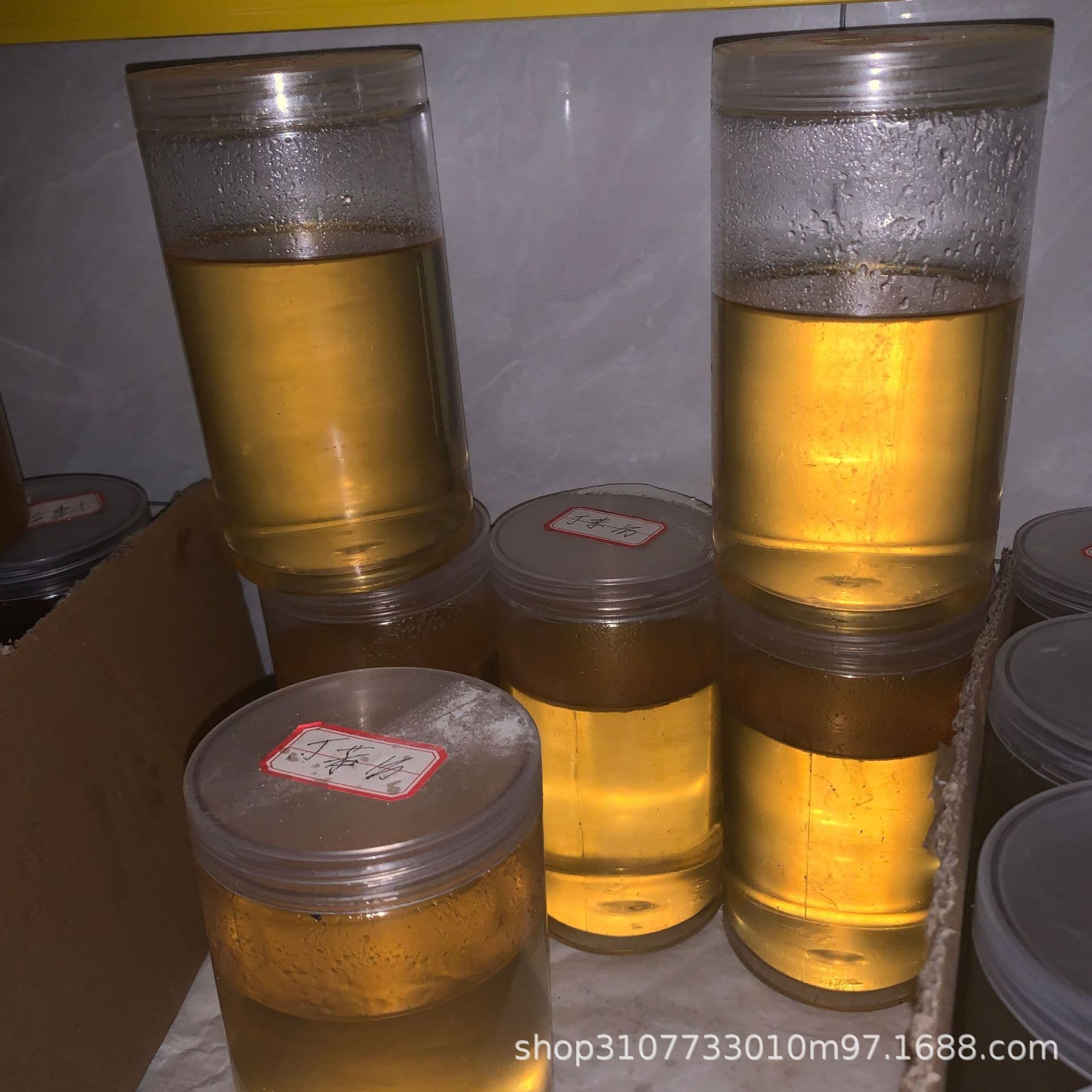 Liquid Styrene-Butadiene Rubber with 10,000 molecular weight, can be used in wires and cables, friction products, etc.