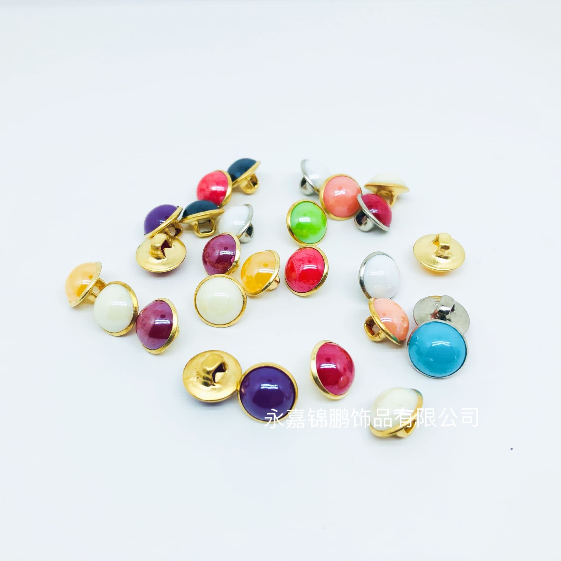 Wholesale in stock 10mm half-round pearl buttons with copper base, manufacturer metal accessories for hand-sewn children's, women's, and shirts