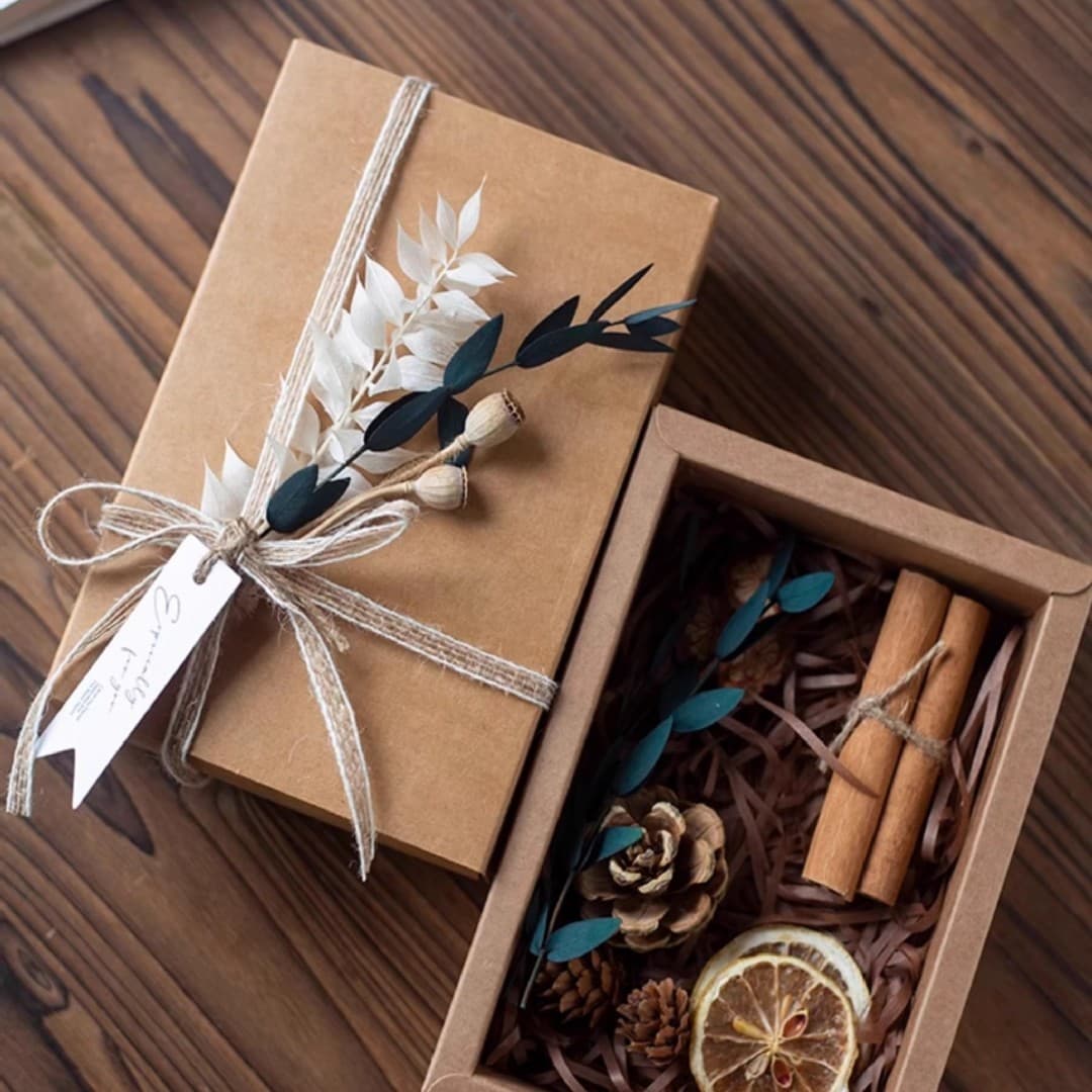 Original Forest-style Nordic Artistic Vintage Minimalist Ins-style Birthday Kraft Paper Gift Packaging Box with Dried Flowers