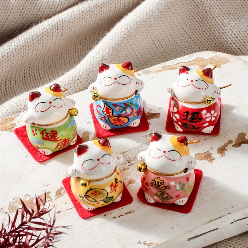 Lucky Cat Set, Cute Mini Ceramic Lucky Cat for Car Safety and Home Desktop Decoration