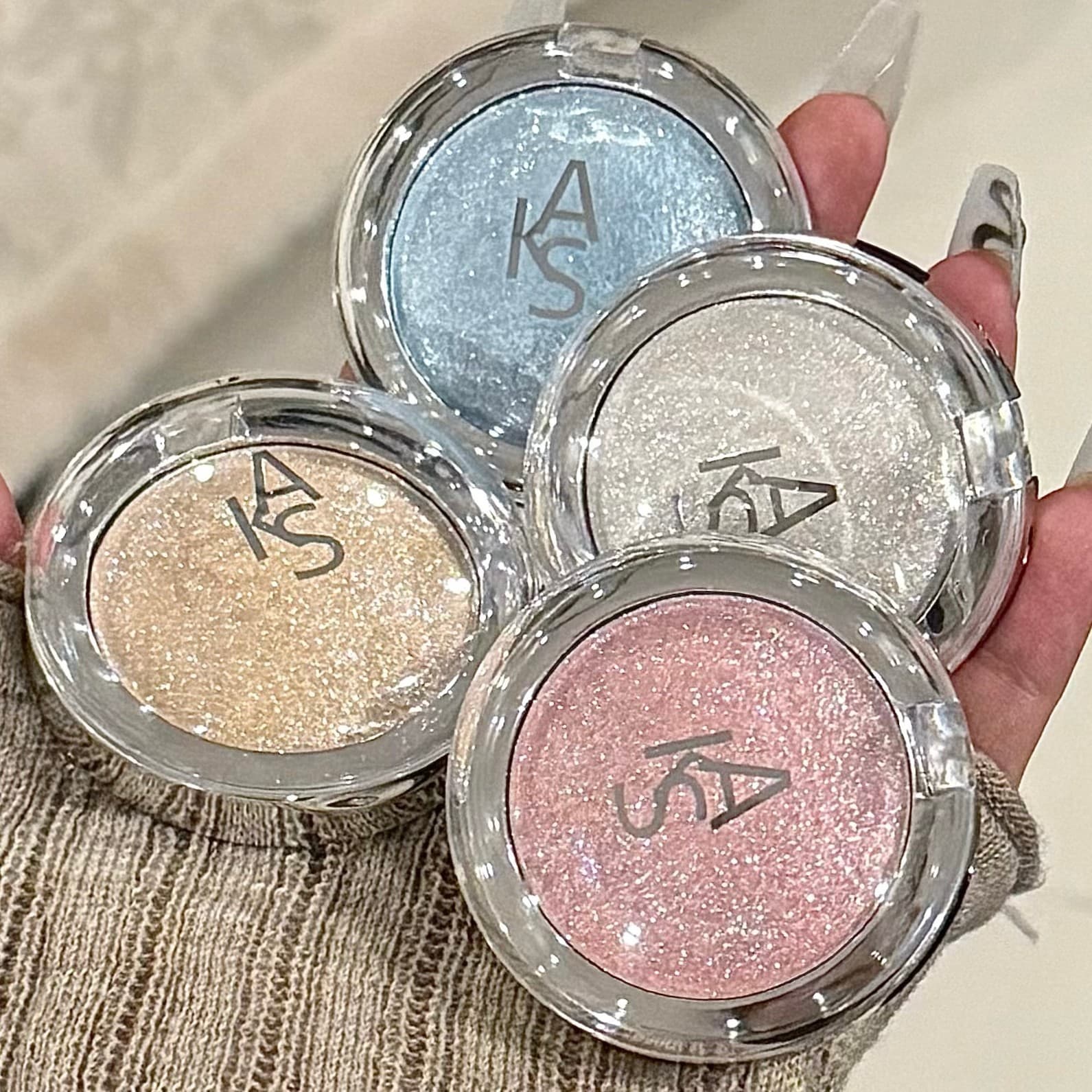 Kakashow Water-Satin Glow Highlighter Stick with Diamond Sparkle, Pearl Shimmer, 3D Under-Eye Brightening & Contouring