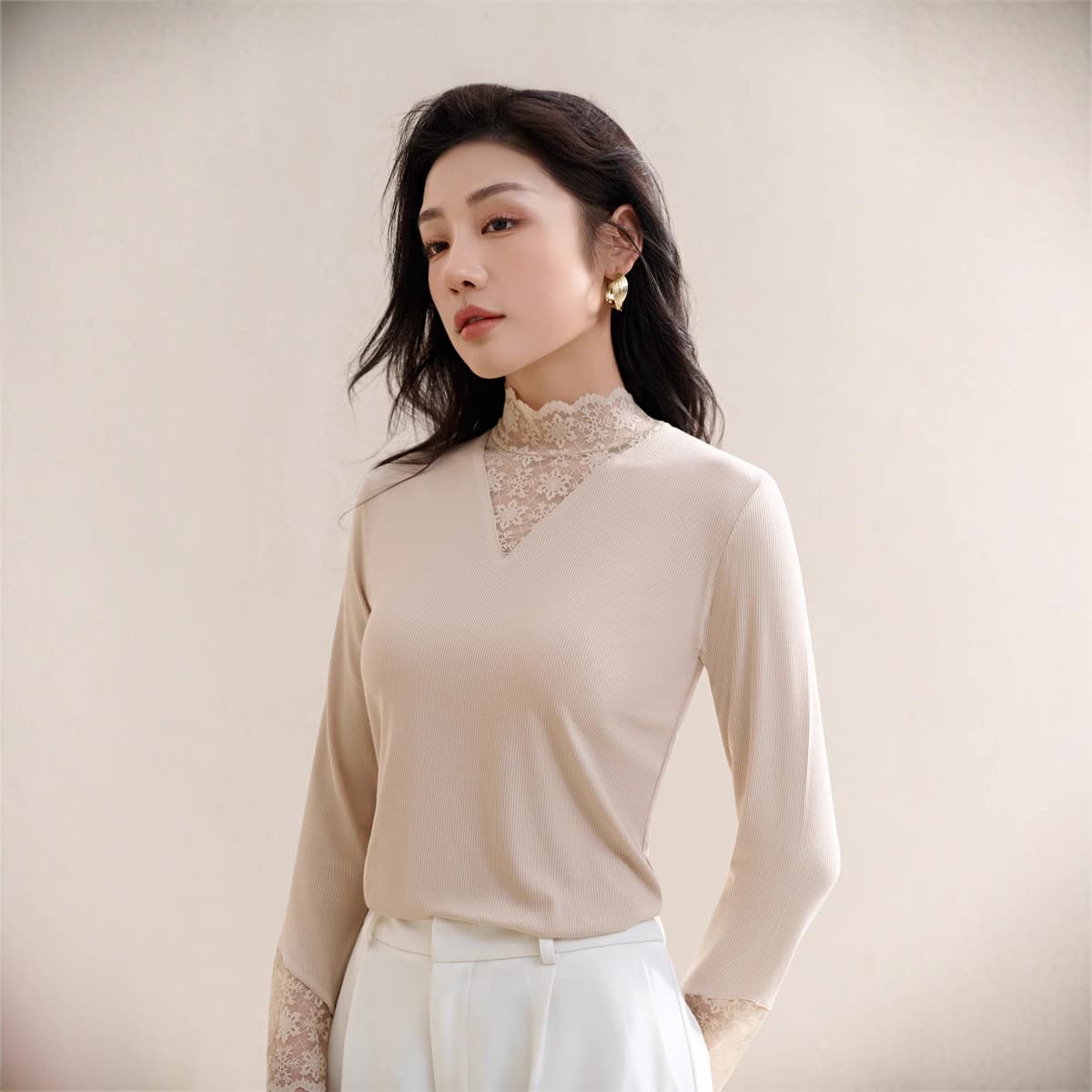 Yanzhiban high-end turtleneck bottoming shirt, fashionable long-sleeved shirt, mesh splicing mesh inner lace top