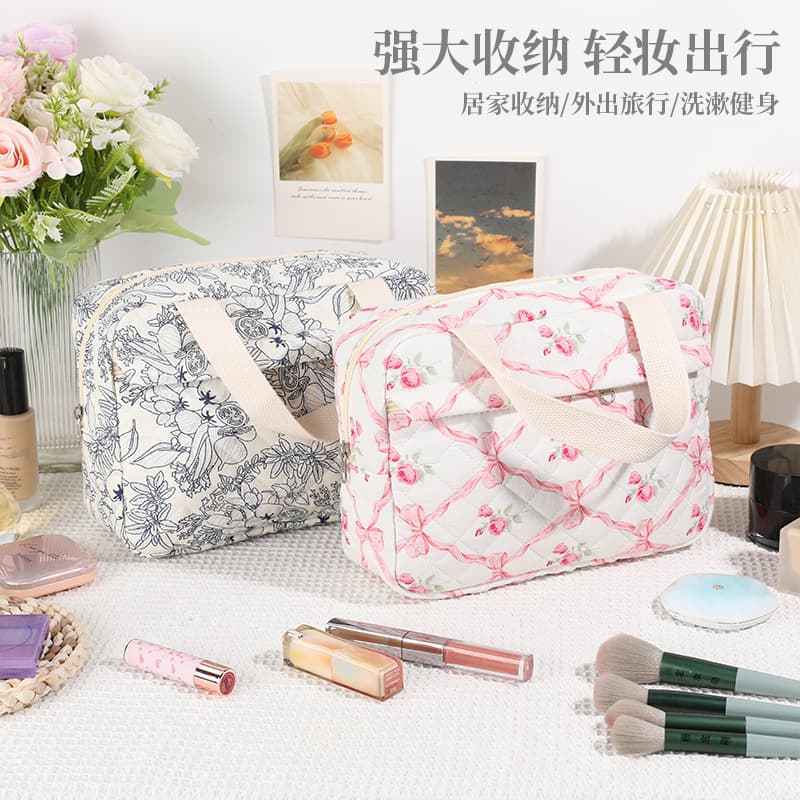 High-looking ins style cosmetic bag girly heart portable large-capacity cosmetic storage bag portable travel toiletry bag