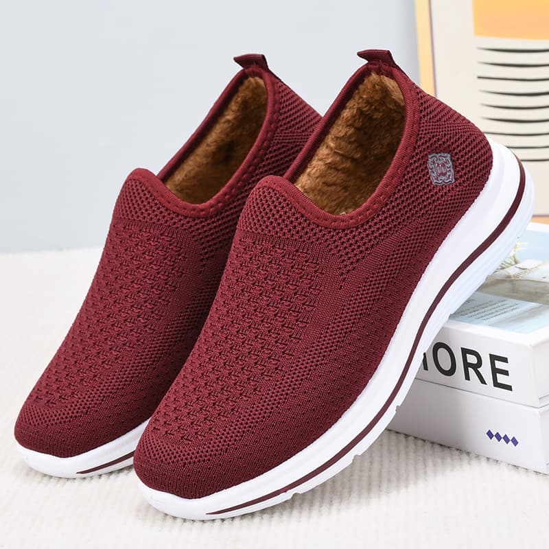 Winter New Arrival One-Step Fur-Lined Thickened Old Beijing Cloth Shoes for Middle-Aged and Elderly Women, Soft Sole Warm Snow Boots
