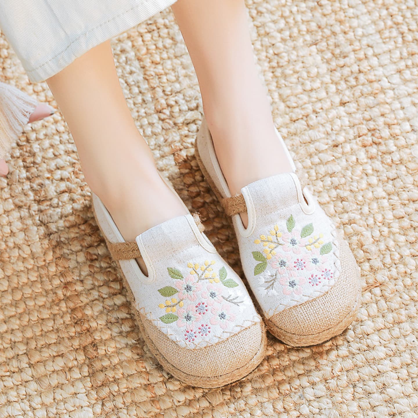 DX28 Chunky Shoes Linen Hand-Embroidered Cotton-Linen Breathable Foot-Friendly Grass-Woven Flats 2026 New Cloth Shoes