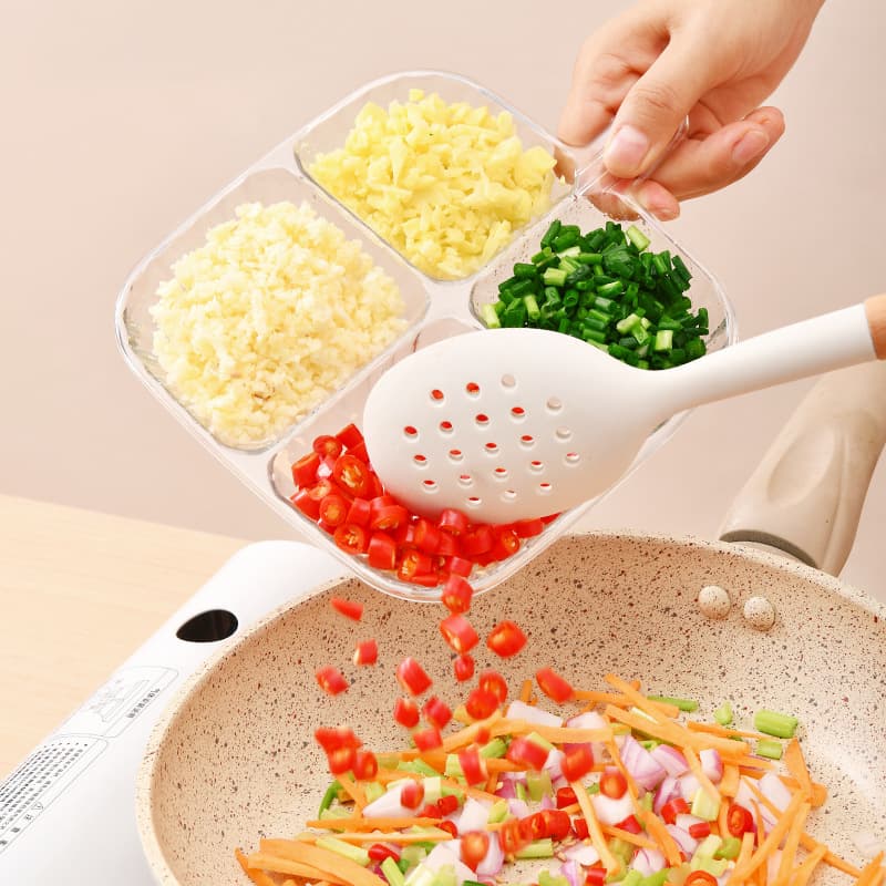 This multi-functional food preparation plate is a handy kitchen condiment dish for scallions, ginger, garlic, and other seasonings.