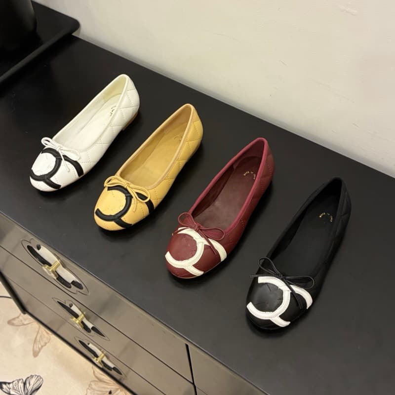 Matching version 2026 small fragrant style medieval Kangpeng bow ballet shoes fashionable and versatile classic rhombus flat shoes