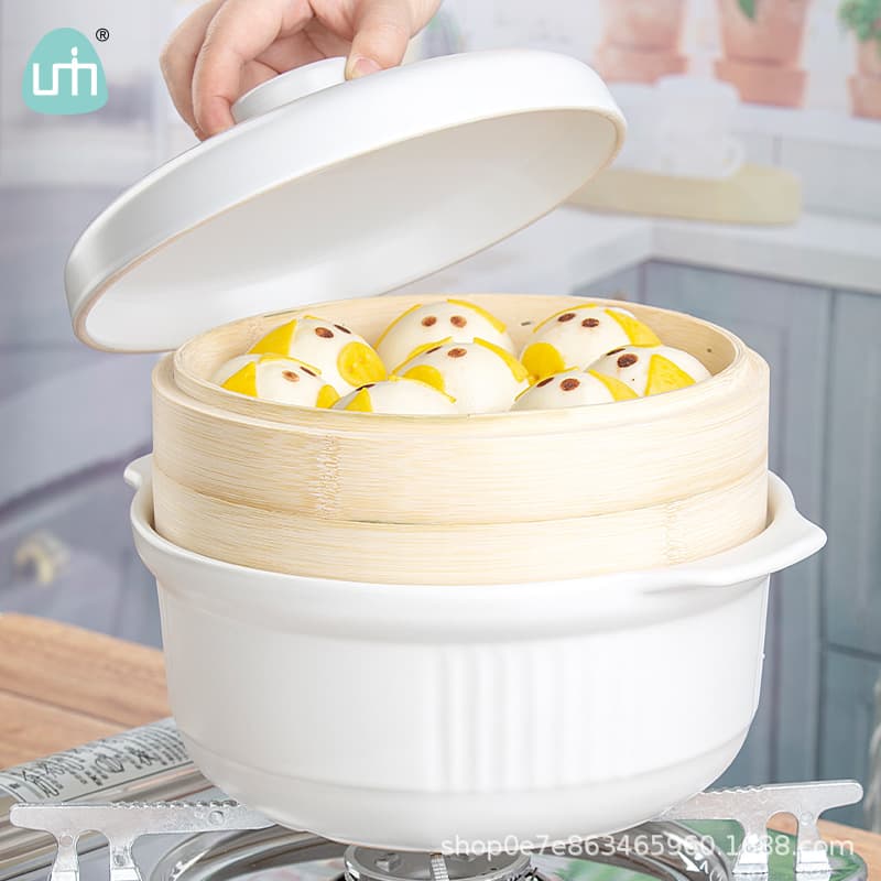 Large capacity clay pot for gas stoves, high-temperature resistant and non-cracking ceramic stew pot for soups.
