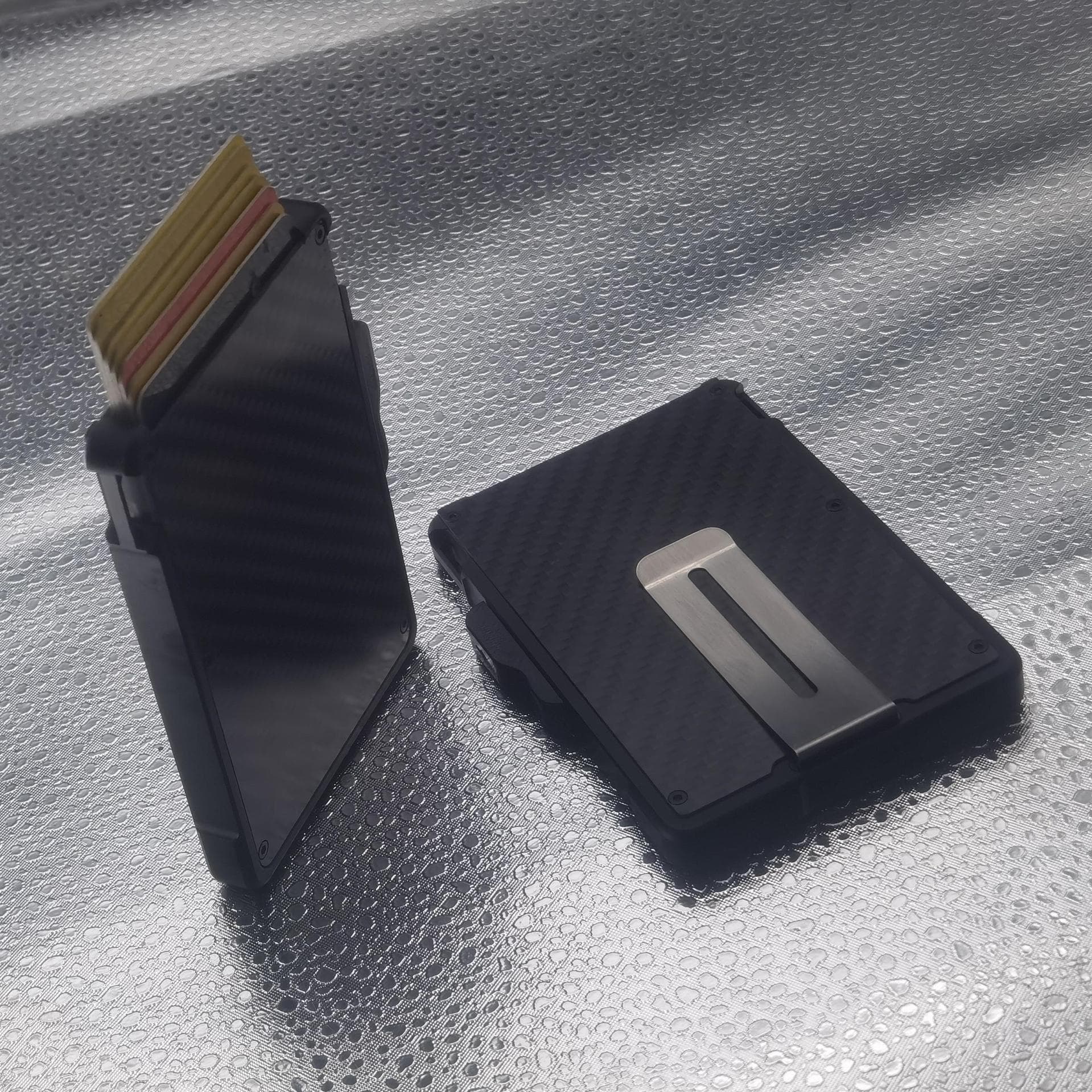 Factory wholesale spot credit card wallet ultra-thin aluminum alloy carbon fiber wallet cross-border hot style