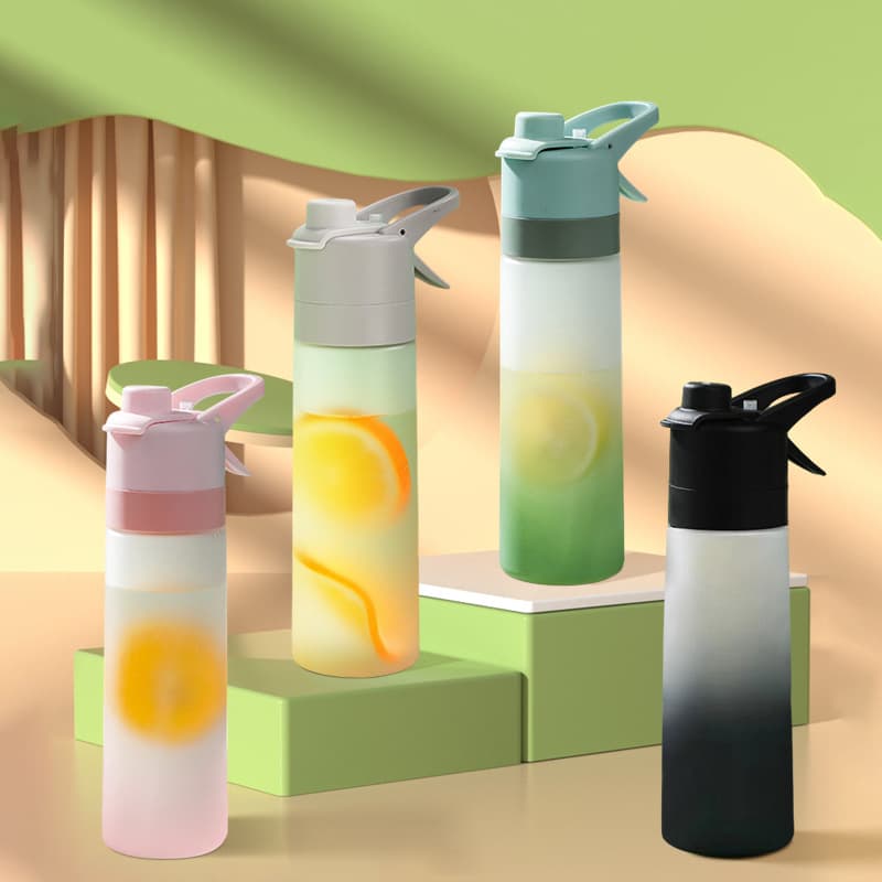 Spray Plastic Water Cup Large Capacity Outdoor Portable Handy Cup, Gradient Frosted Straw Plastic Spray Water Bottle for Hydration
