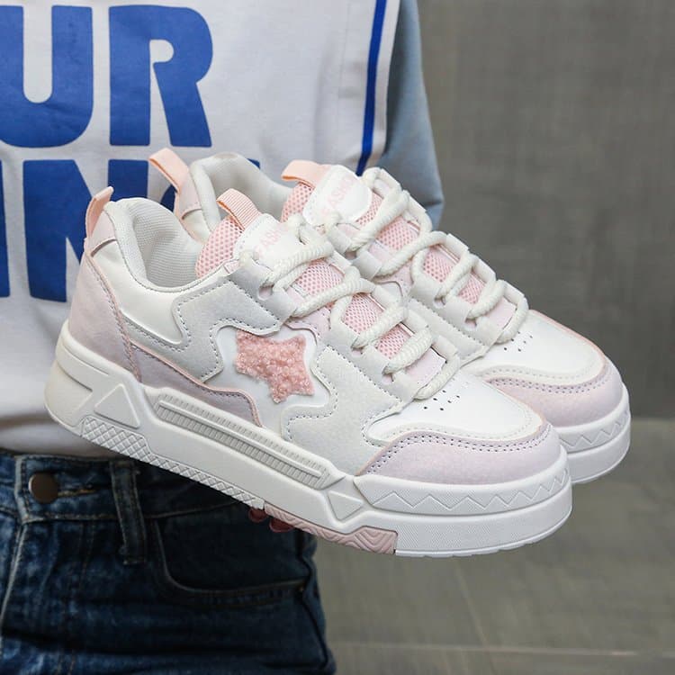 Japanese style round toe white sneakers, casual and fashionable sports shoes, 2024 all-season new style star-patterned oversized shoes, college style sneakers.