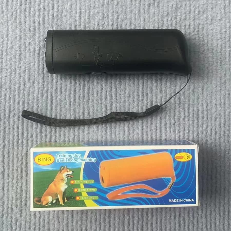 Portable Ultrasonic Dog Repeller Trainer Pet Supplies Dog Training Device Easy to Carry Effective Pet Training Tool