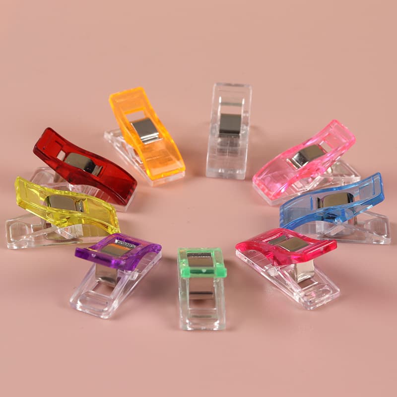 Cross-border best-selling edge-locating clips, plastic quilting clips, sewing clips for fabric fixation in DIY crafts.