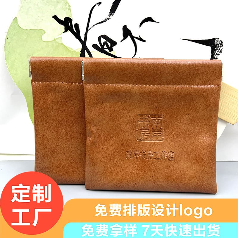 Factory-customized antique gift pouches with logo, high-quality leather bracelets, and automatic closure.