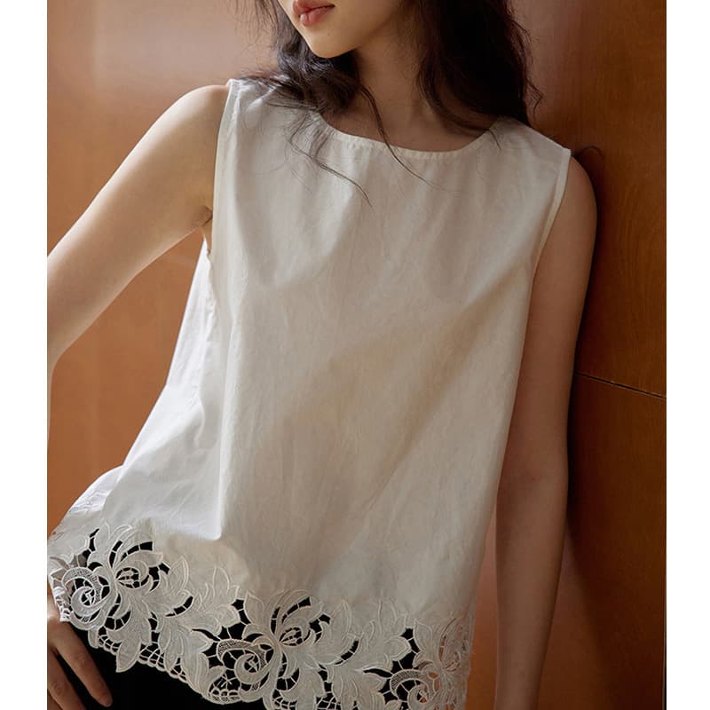 White Iris Hollow Embroidered Cotton Sleeveless Vest Women's Early Spring New 2025 Temperament Commuting Casual Versatile Top
